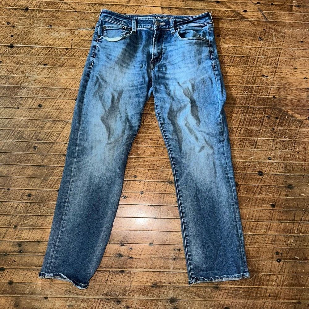 American Eagle distressed 31x30 original straight normcore jeans